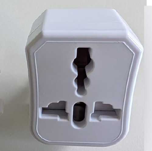 EAZY CASE Universal Travel Adapter World White: Foto zur Rückruf vom 07.08.2026