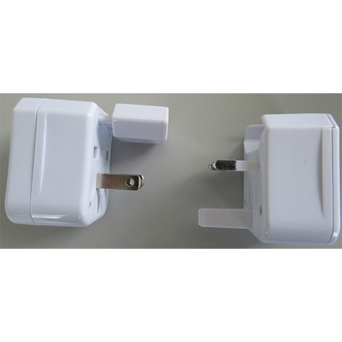 EAZY CASE Universal Travel Adapter World White: Foto 2 von 4 zur Rückruf vom 07.08.2026